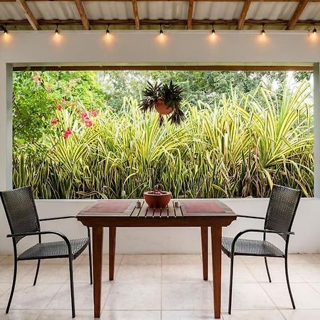 Ancella'S Garden Apartment-Beach-5Min Drive, 1 Hr Montego Bay, 25 Mins Ocho Rios, Continental Breakfast Runaway Bay Esterno foto