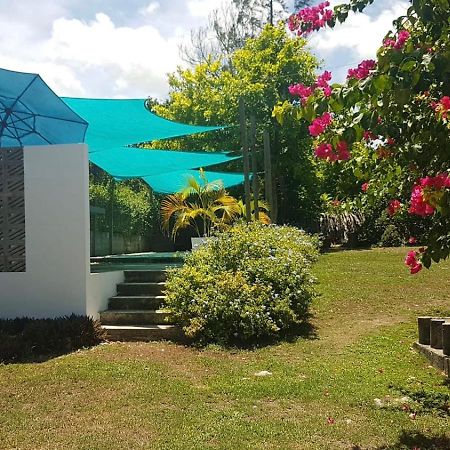 Ancella'S Garden Apartment-Beach-5Min Drive, 1 Hr Montego Bay, 25 Mins Ocho Rios, Continental Breakfast Runaway Bay Esterno foto