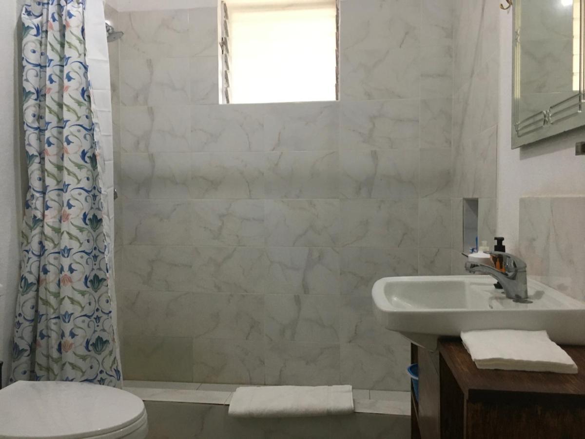 Ancella'S Garden Apartment-Beach-5Min Drive, 1 Hr Montego Bay, 25 Mins Ocho Rios, Continental Breakfast Runaway Bay Esterno foto