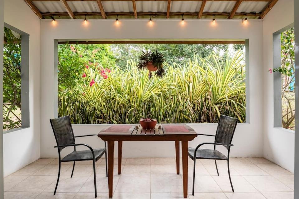 Ancella'S Garden Apartment-Beach-5Min Drive, 1 Hr Montego Bay, 25 Mins Ocho Rios, Continental Breakfast Runaway Bay Esterno foto