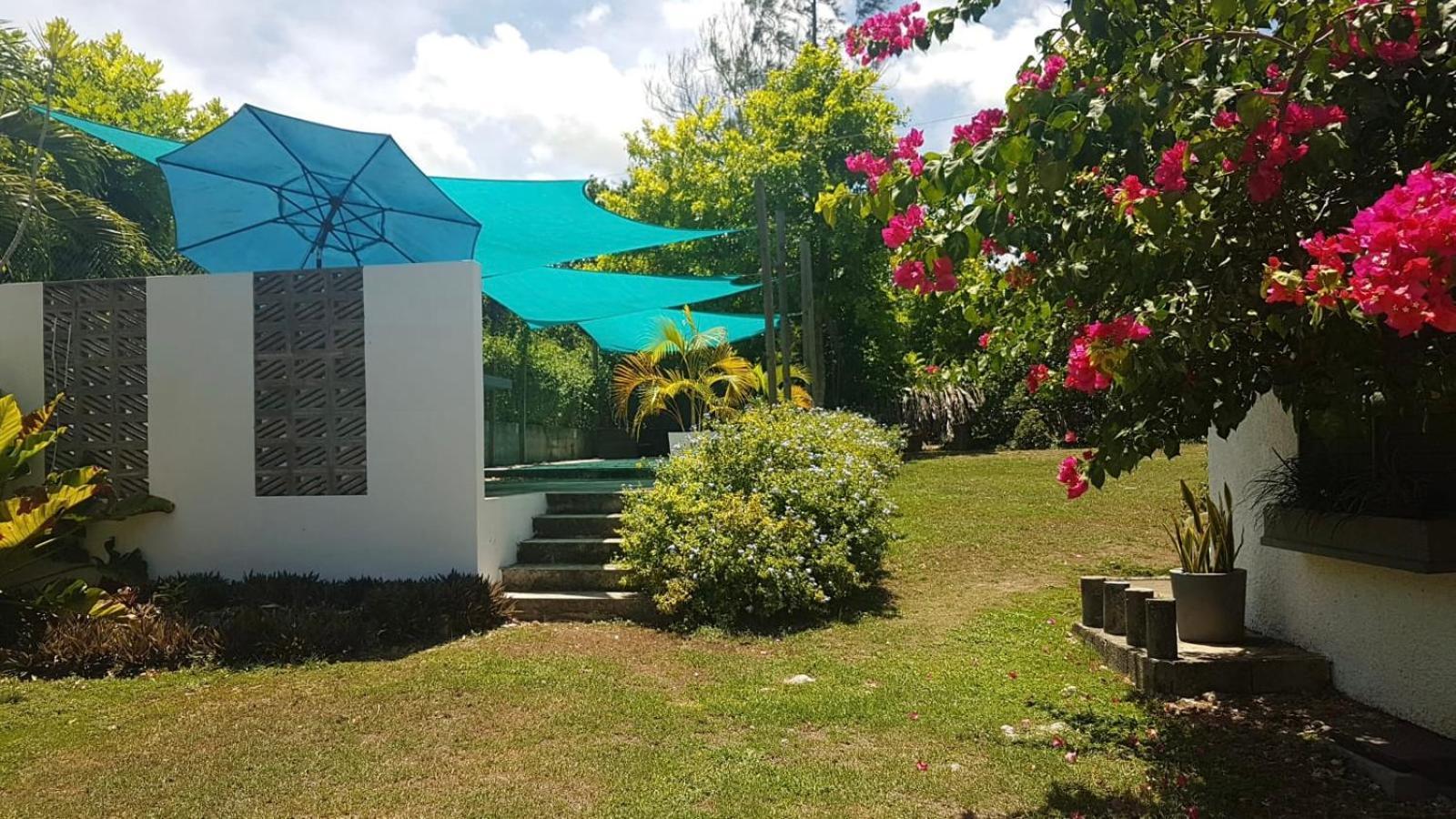 Ancella'S Garden Apartment-Beach-5Min Drive, 1 Hr Montego Bay, 25 Mins Ocho Rios, Continental Breakfast Runaway Bay Esterno foto