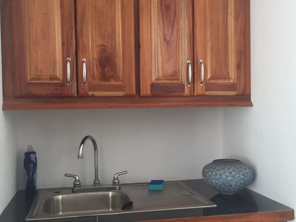 Ancella'S Garden Apartment-Beach-5Min Drive, 1 Hr Montego Bay, 25 Mins Ocho Rios, Continental Breakfast Runaway Bay Esterno foto