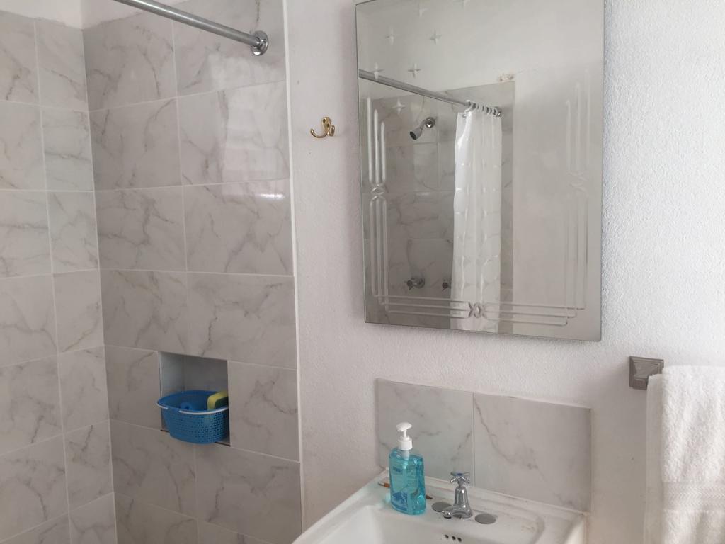 Ancella'S Garden Apartment-Beach-5Min Drive, 1 Hr Montego Bay, 25 Mins Ocho Rios, Continental Breakfast Runaway Bay Esterno foto
