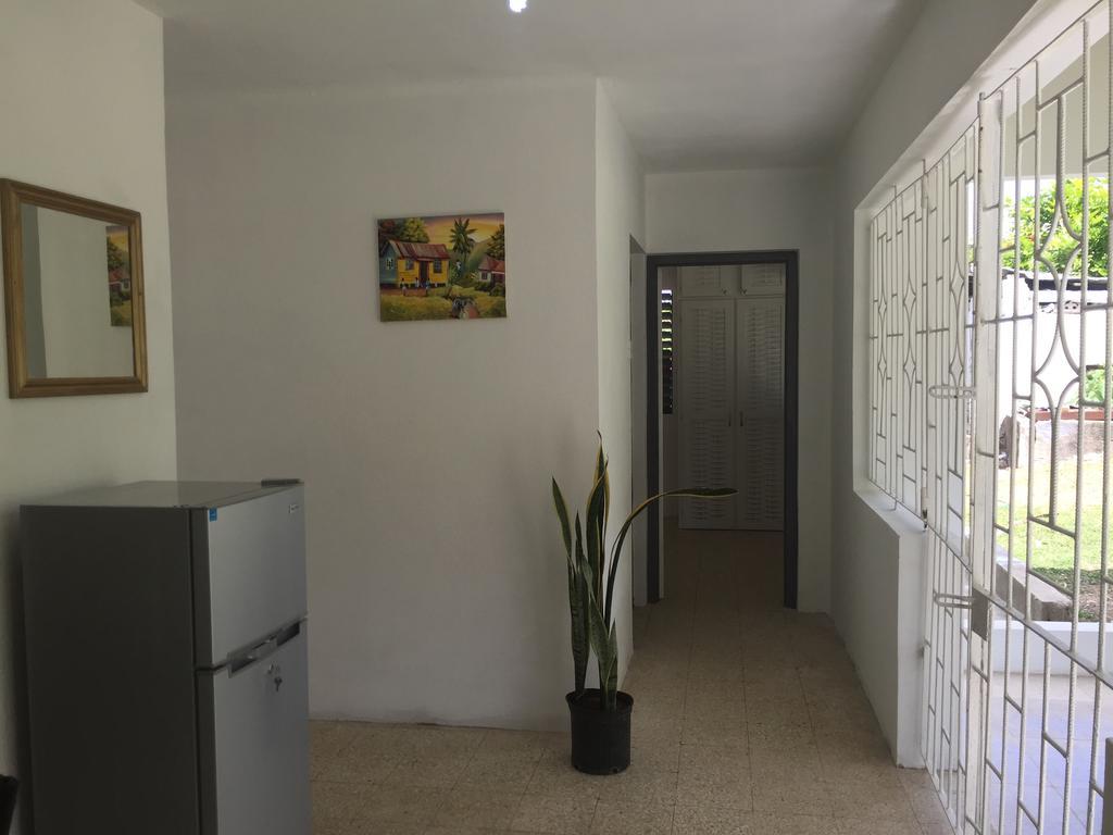 Ancella'S Garden Apartment-Beach-5Min Drive, 1 Hr Montego Bay, 25 Mins Ocho Rios, Continental Breakfast Runaway Bay Esterno foto